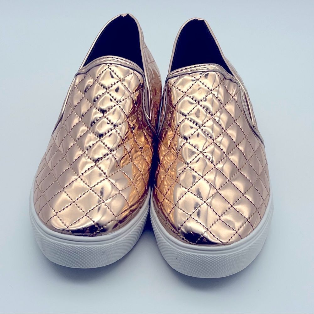 Rose Gold Slip On Sneakers Size 39 Brand Unknown Excellent Condition - Picture 7 of 9